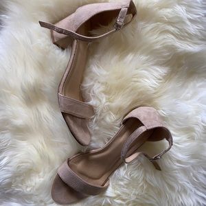 Beige Bella Marie block heel sandals size 8.5